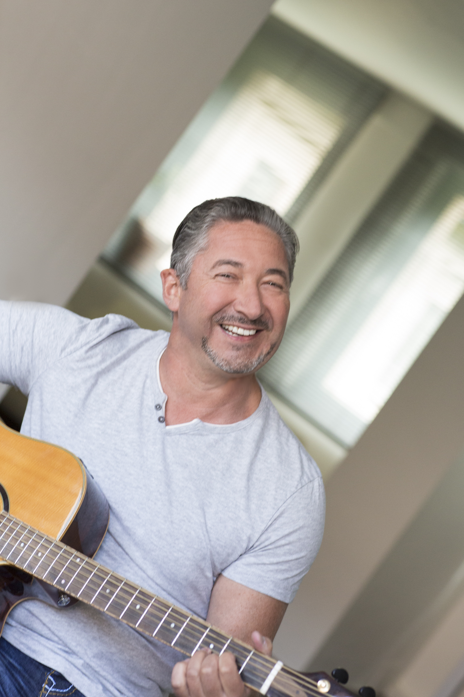 Frank Mohr privat – spielt Gitarre